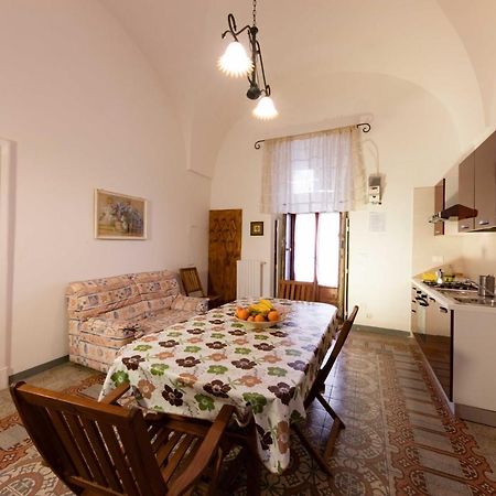 Casa Vacanza La Stradella オストゥーニ エクステリア 写真