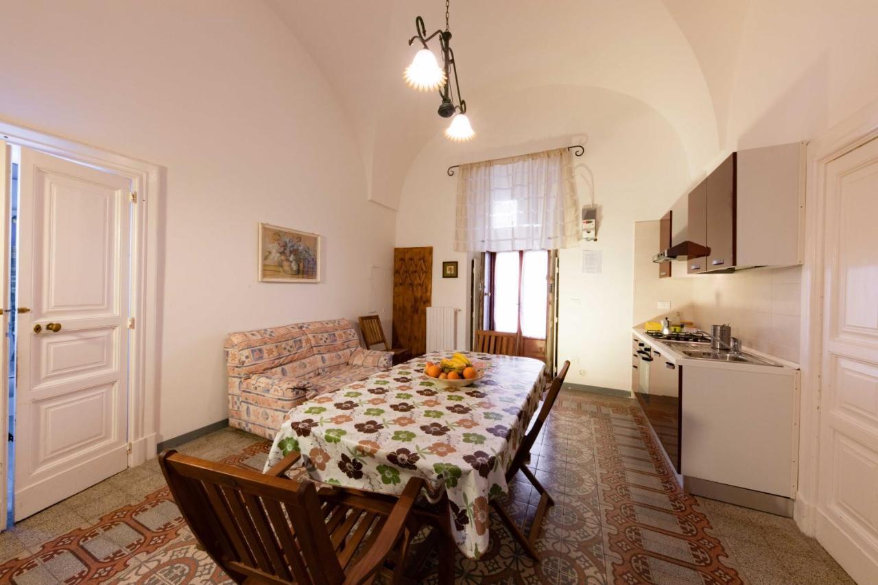 Casa Vacanza La Stradella オストゥーニ エクステリア 写真