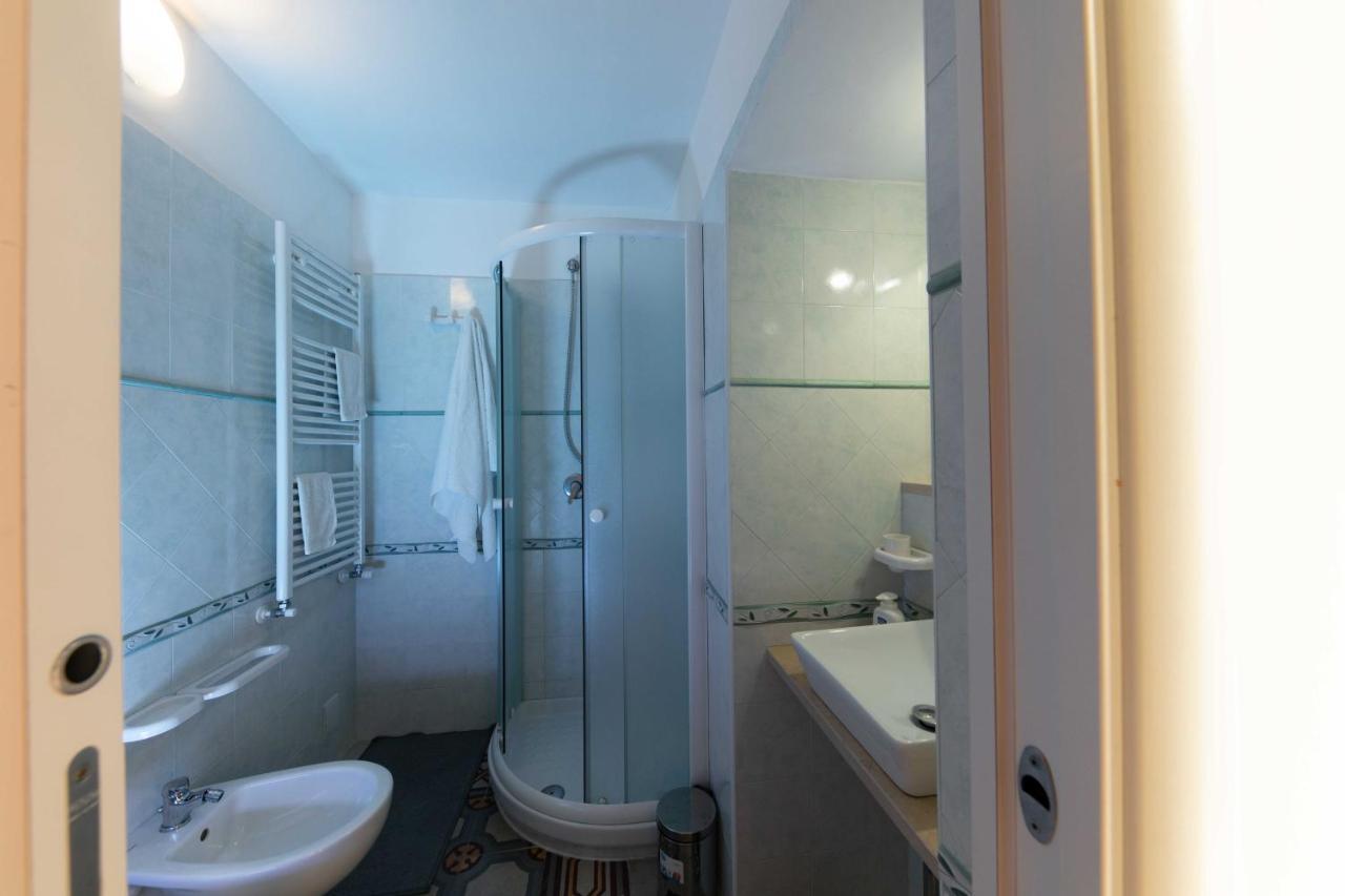 Casa Vacanza La Stradella オストゥーニ エクステリア 写真
