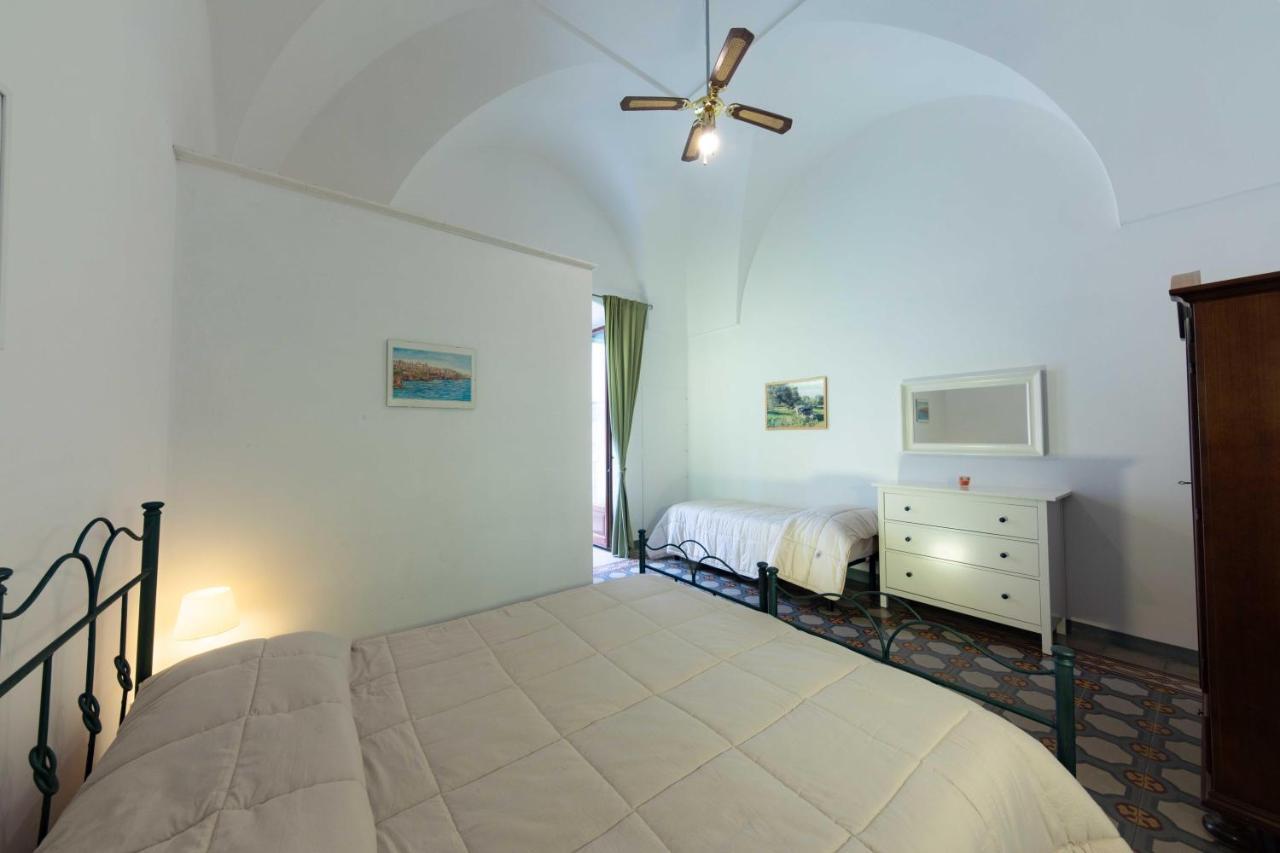 Casa Vacanza La Stradella オストゥーニ エクステリア 写真