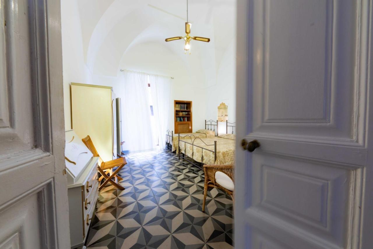 Casa Vacanza La Stradella オストゥーニ エクステリア 写真