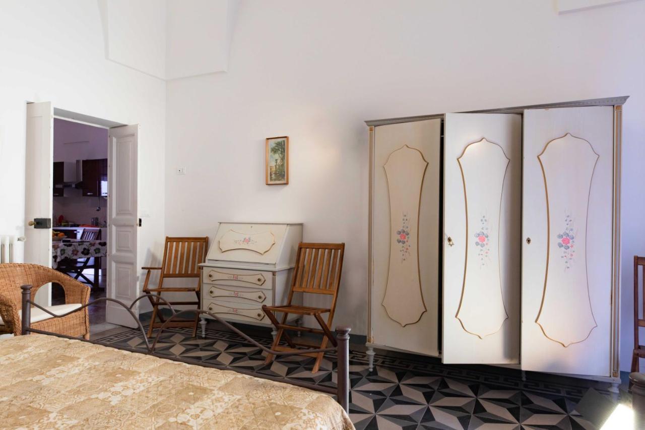 Casa Vacanza La Stradella オストゥーニ エクステリア 写真